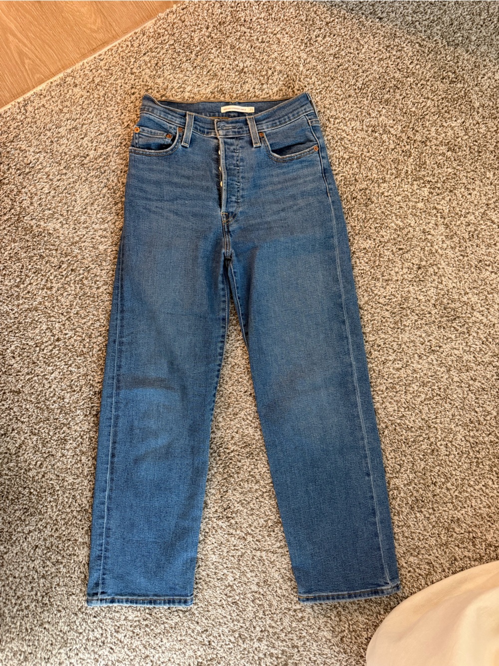 Levi’s ribcage straight ankle Jean
